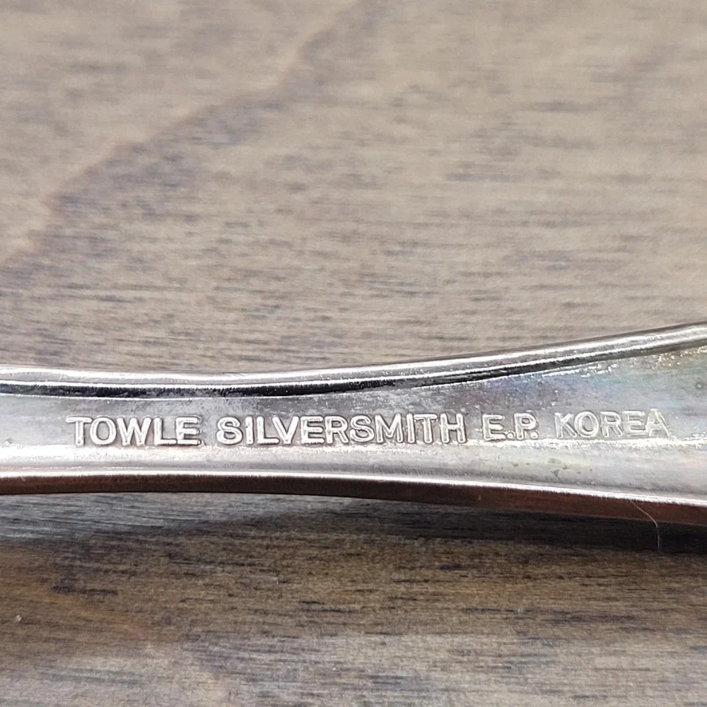 Golden Rose Tiara‎ by Towle Silversmiths 44 Pieces Service for 8 Korea Flatware